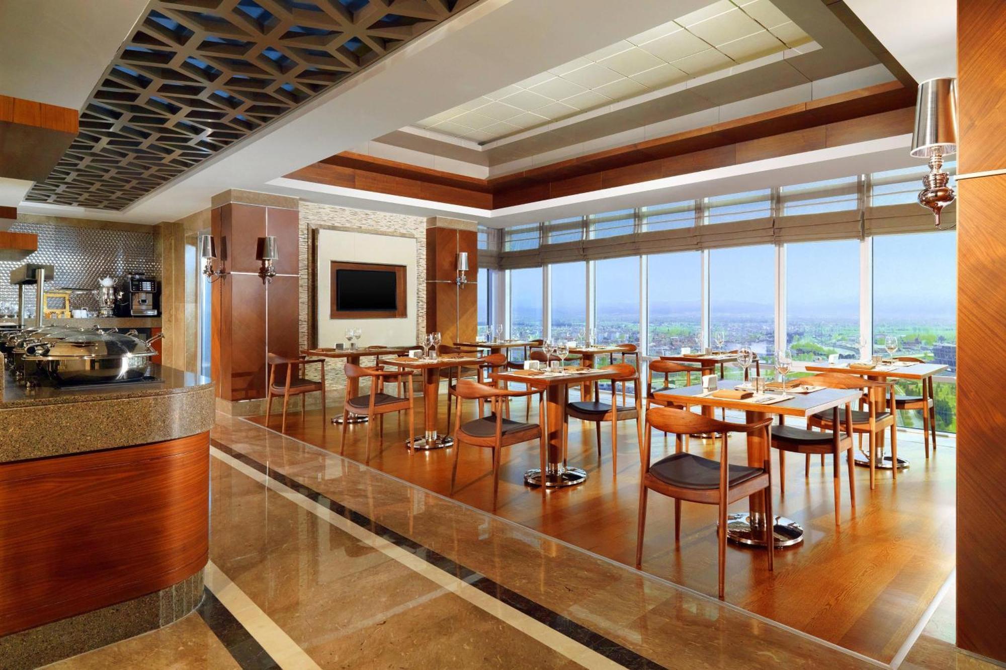 Sheraton Bursa Hotel Exterior photo The Club Lounge at Istanbul Ataturk Airport
