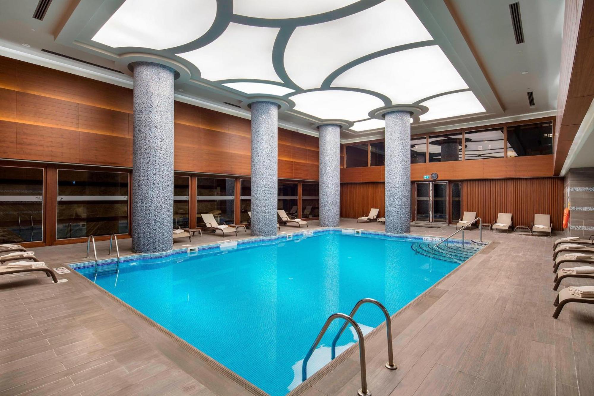 Sheraton Bursa Hotel Exterior photo Indoor pool