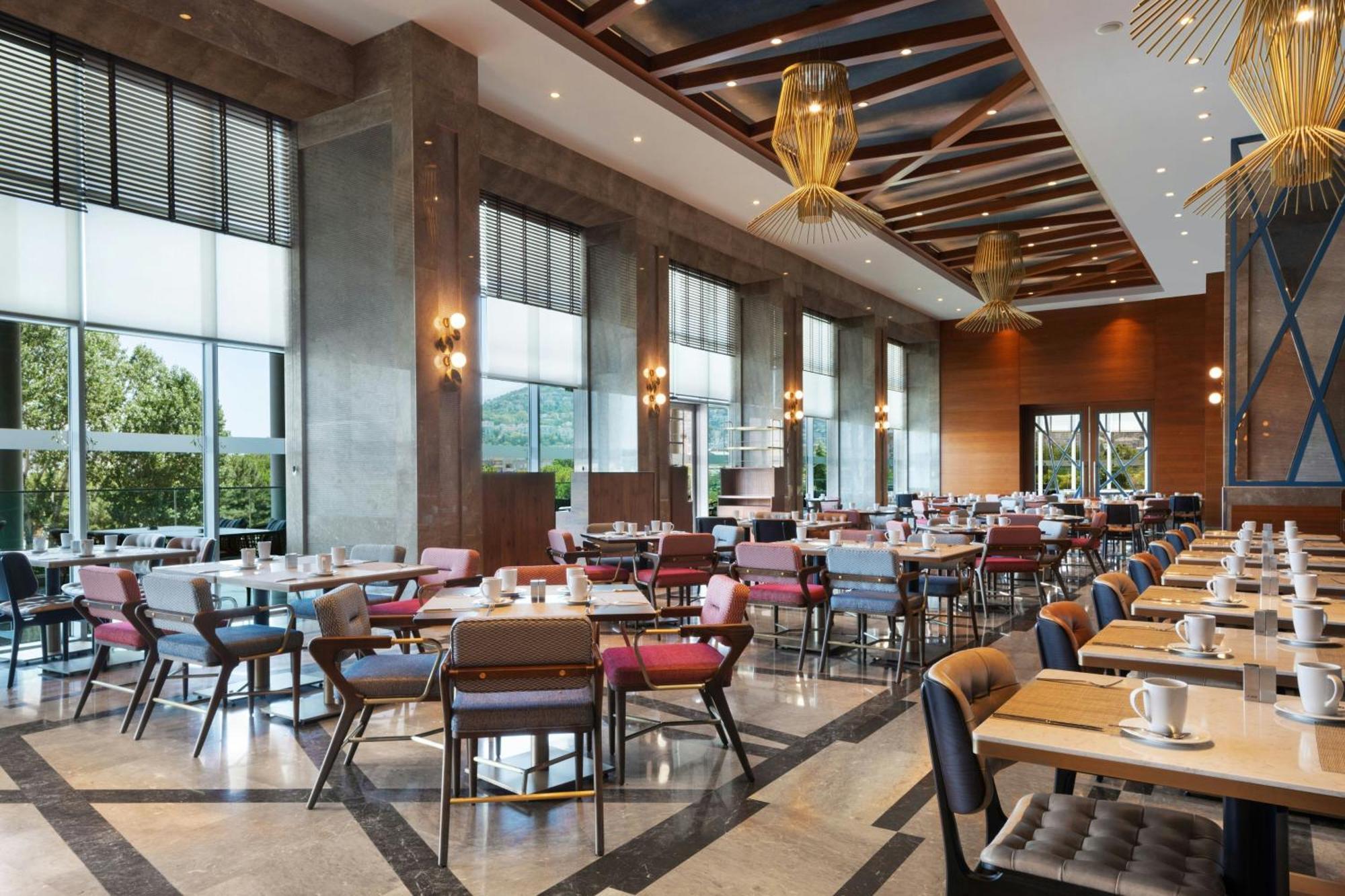 Sheraton Bursa Hotel Exterior photo The restaurant
