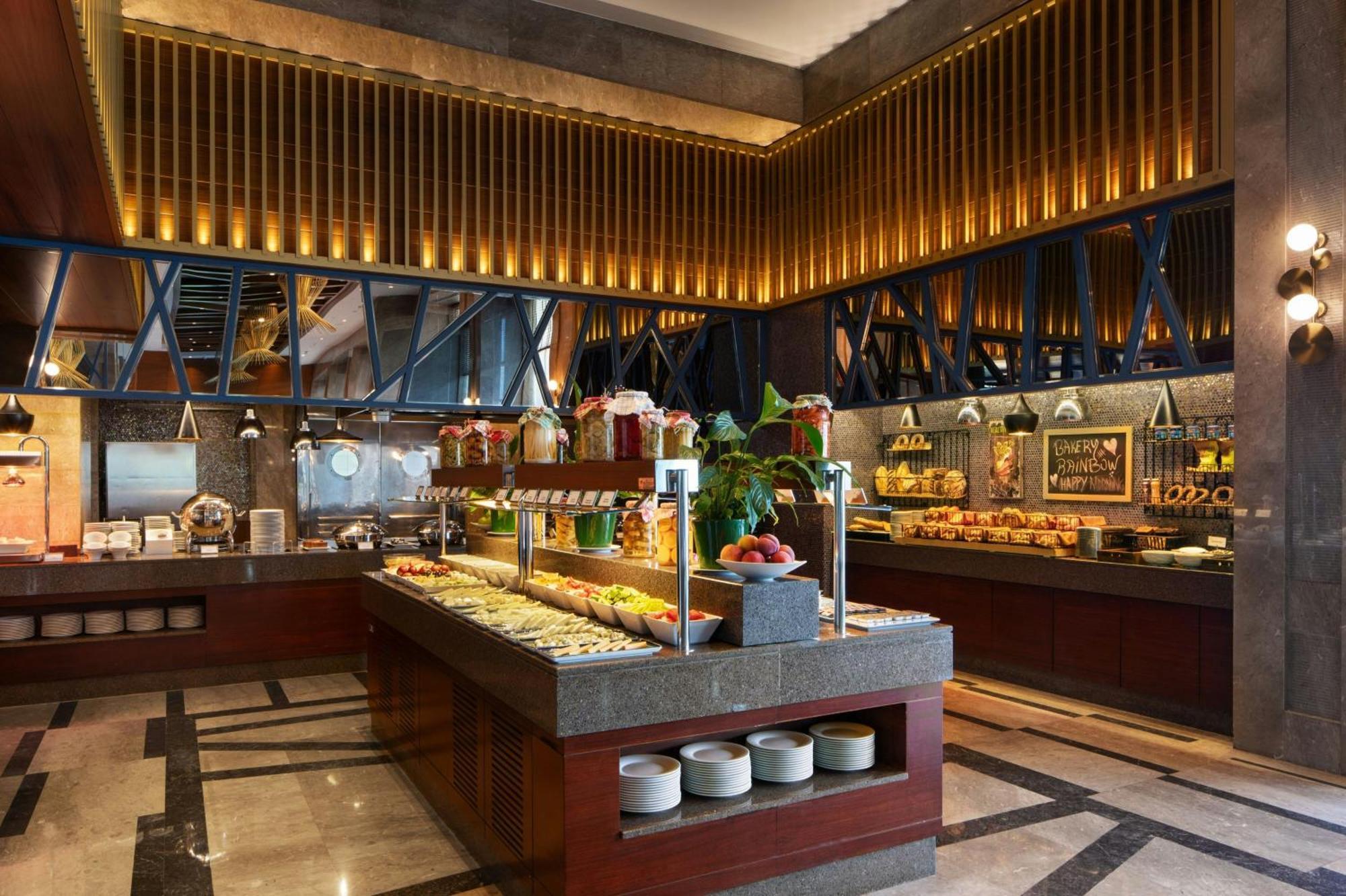 Sheraton Bursa Hotel Exterior photo The buffet at the hotel